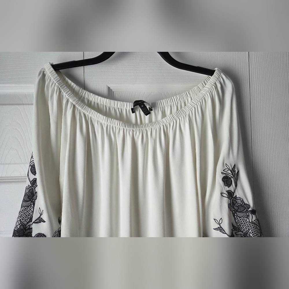 White House Black Market Off-Shoulder Top With Floral Embroidered Sleeves Size M - Picture 4 of 12